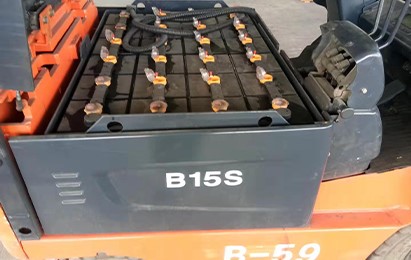 威海叉車(chē)蓄電池.jpg